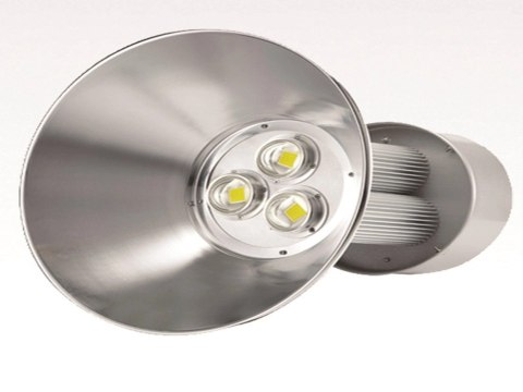 Lampa magazynowa LED srebrna 150W 5000K 15000lm kąt świecenia 120° Lampa magazynowa LED srebrna 150W 5000K 15000lm kąt świecenia 120°