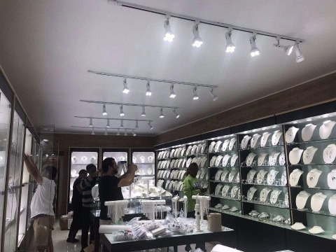 Żarówka E27 LED PAR30 czarna 18° 30W 6000K do doświetlenia roślin Żarówka E27 LED PAR30 czarna 18° 30W 6000K do doświetlenia roślin